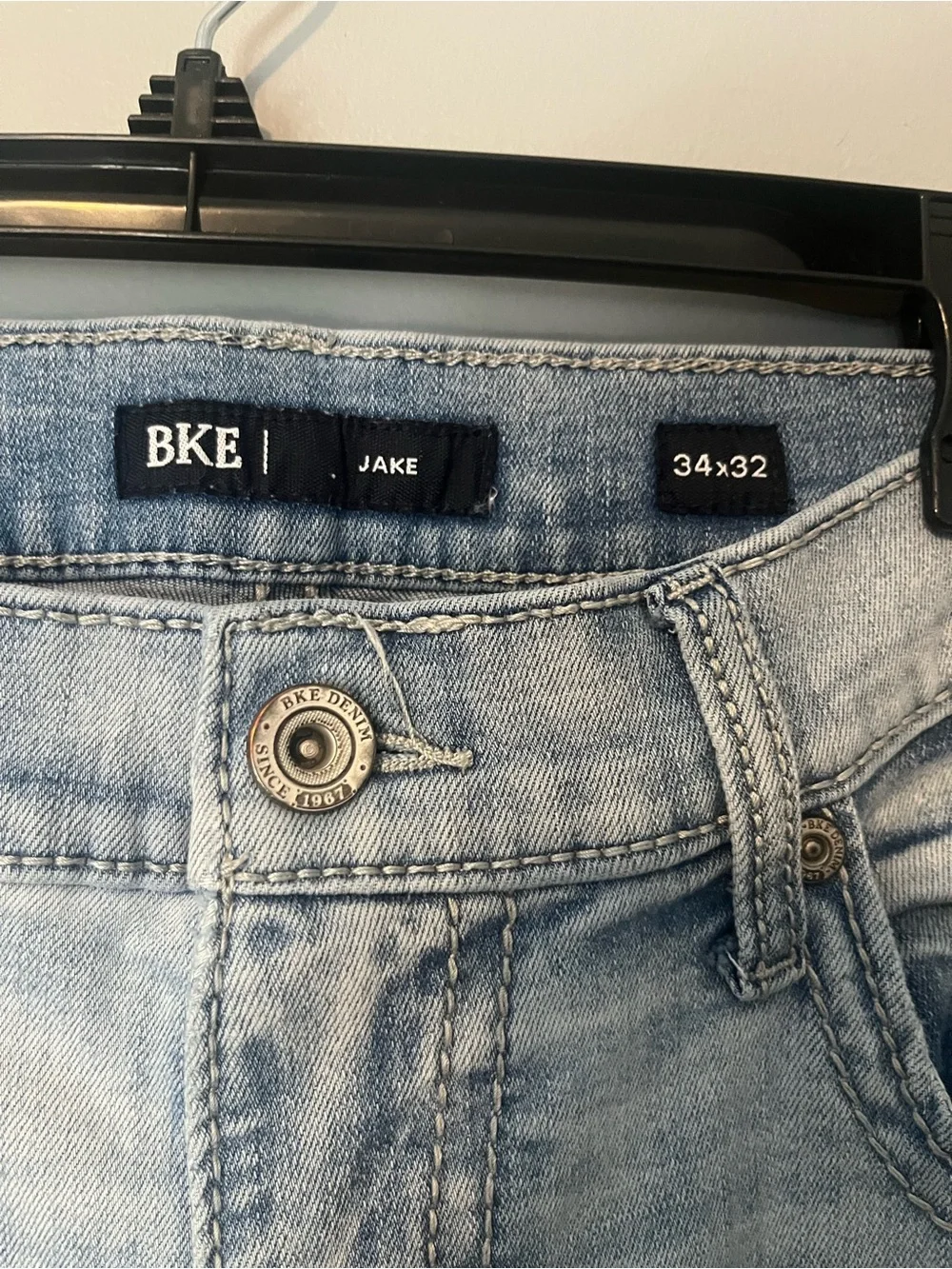 BKE Jake Relaxed Fit Jeans in Light Blue Wash